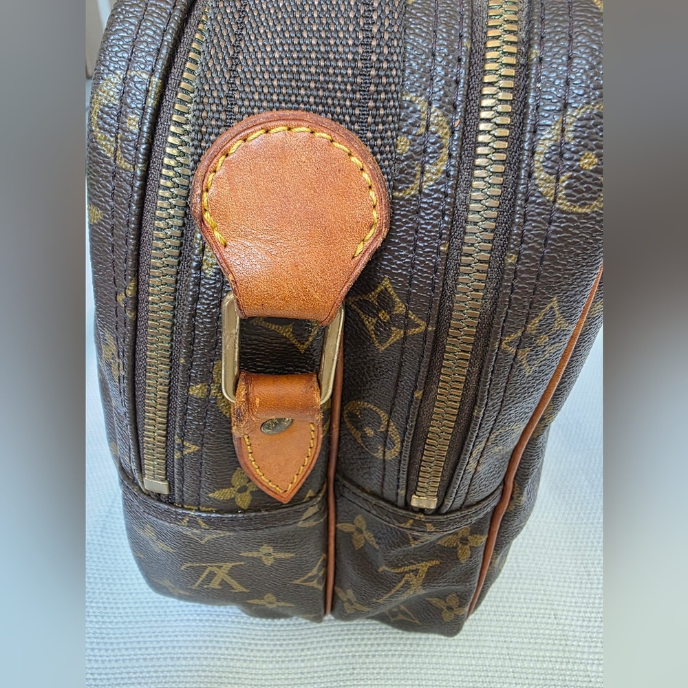 Louis Vuitton Sac Reporter GM in Monogram Canvas with Adjustable Strap - Picture 6 of 16